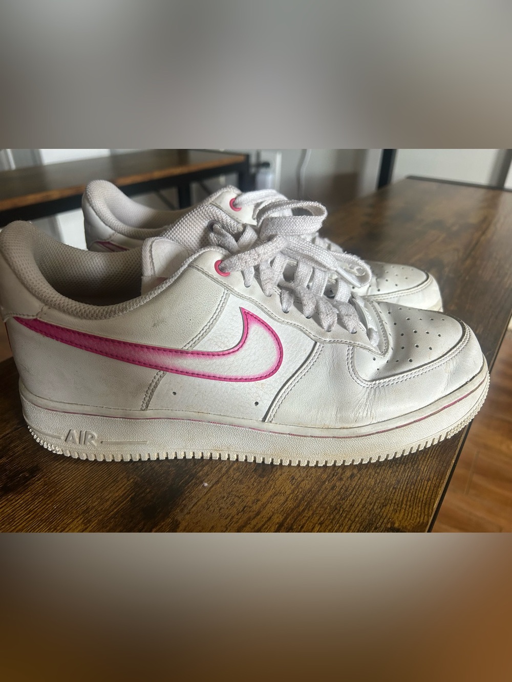 Nike Air Force 1 Low
Airbrush White Pink (Women's)